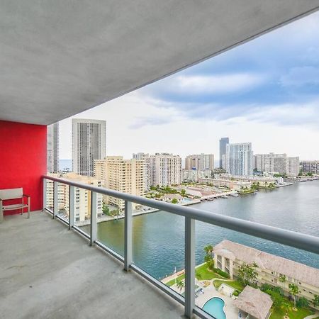 Cozy 1Br Condo Beachwalk Resort Plaja Hallandale Exterior foto