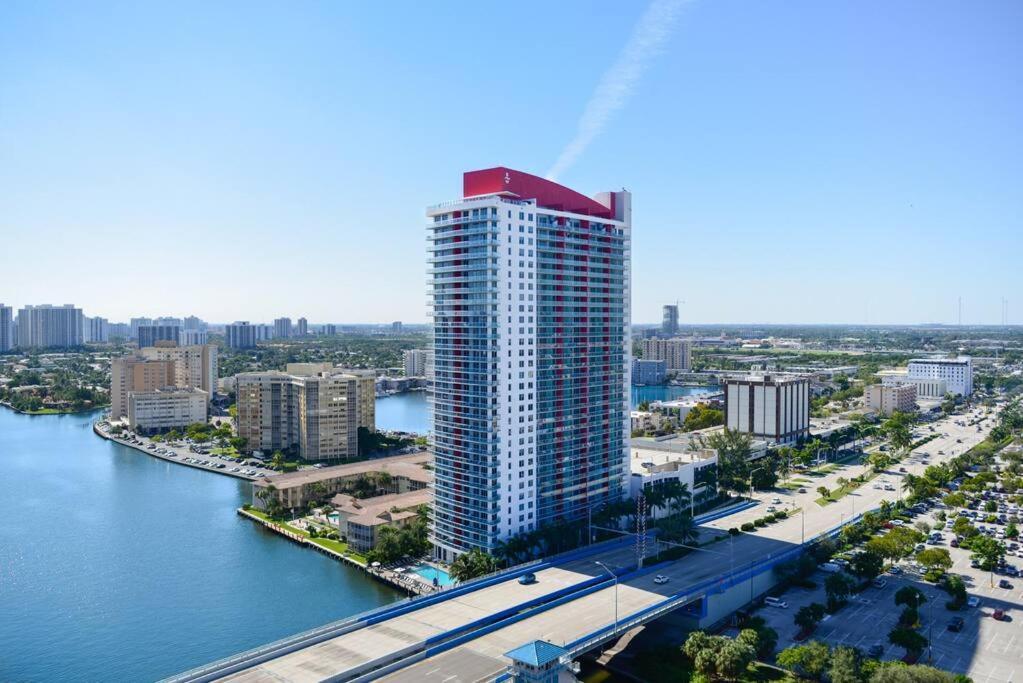 Cozy 1Br Condo Beachwalk Resort Plaja Hallandale Exterior foto