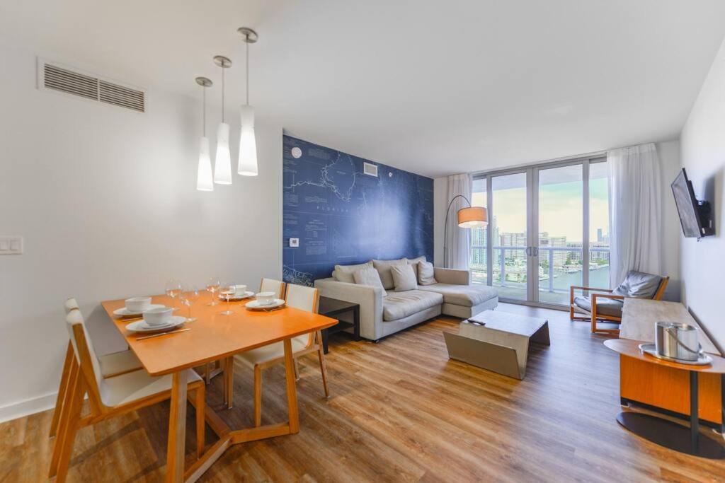 Cozy 1Br Condo Beachwalk Resort Plaja Hallandale Exterior foto