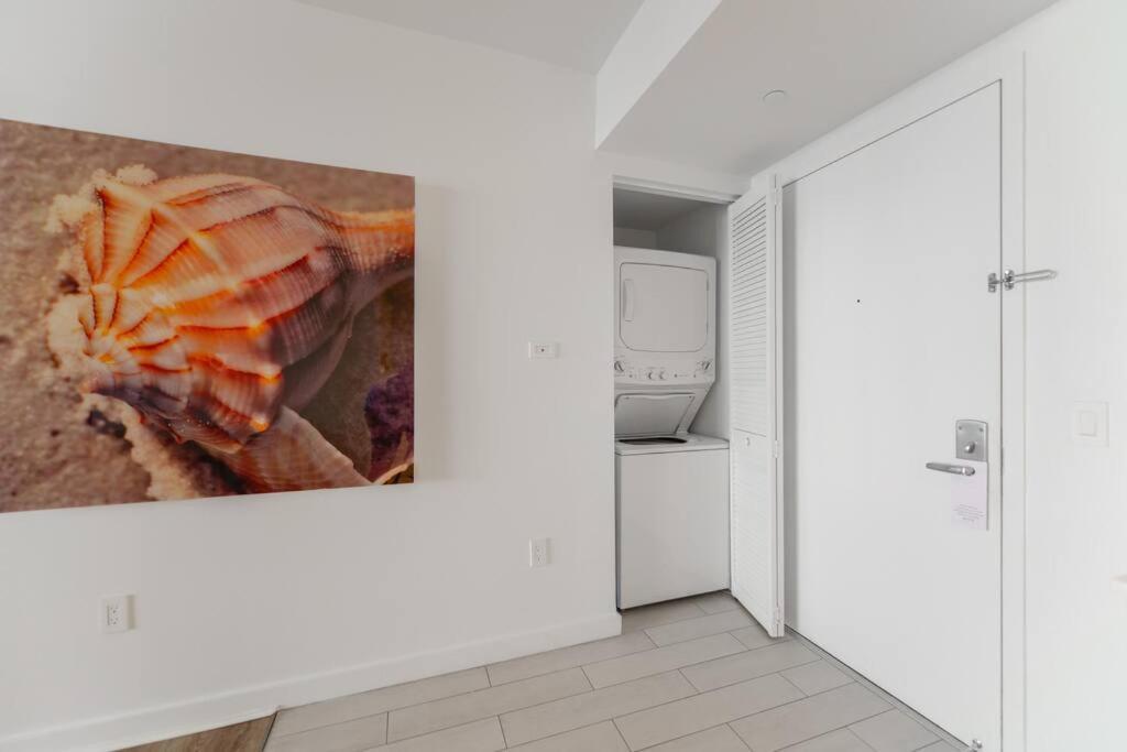Cozy 1Br Condo Beachwalk Resort Plaja Hallandale Exterior foto