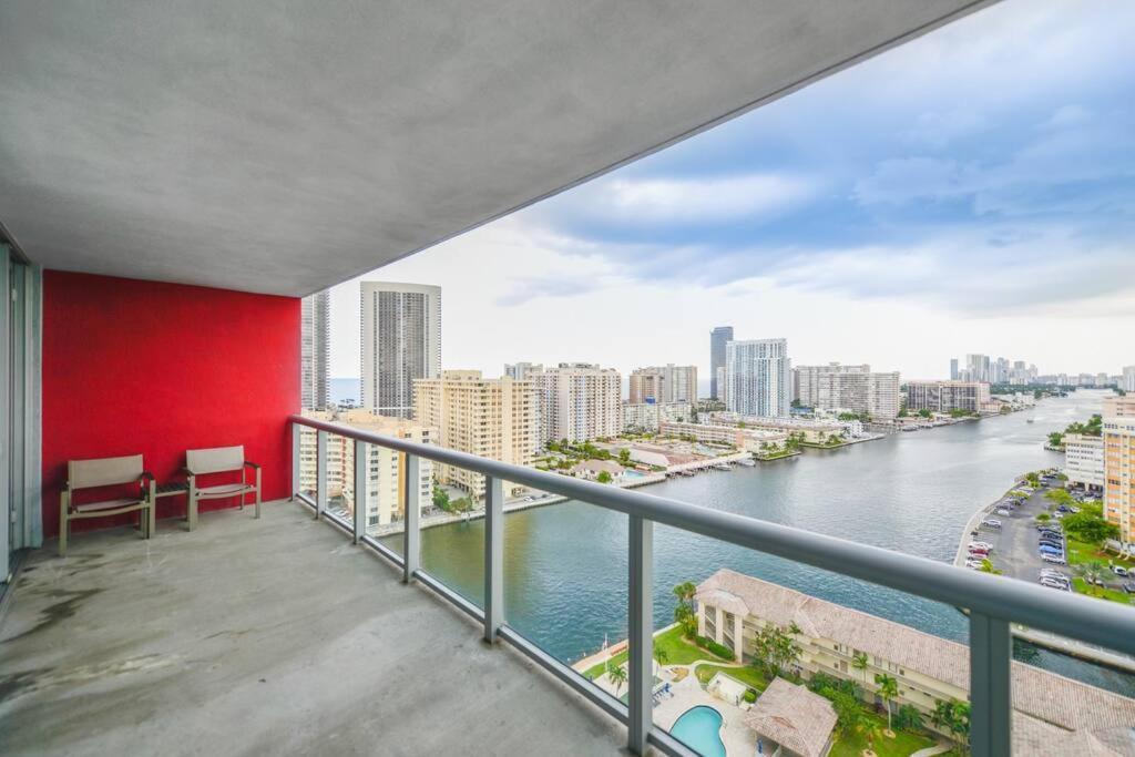 Cozy 1Br Condo Beachwalk Resort Plaja Hallandale Exterior foto