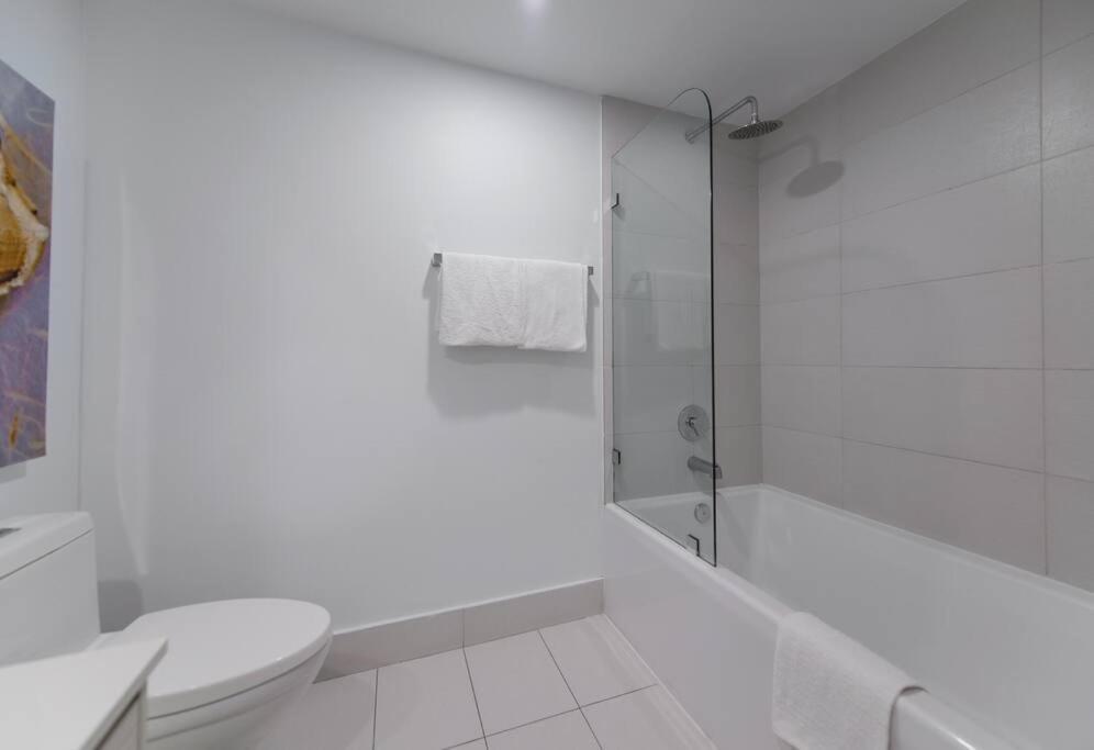 Cozy 1Br Condo Beachwalk Resort Plaja Hallandale Exterior foto